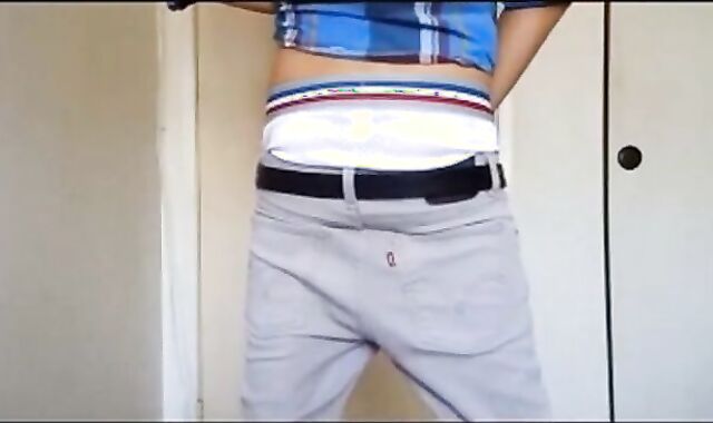 Twink Amateur Gets Off on Sagging