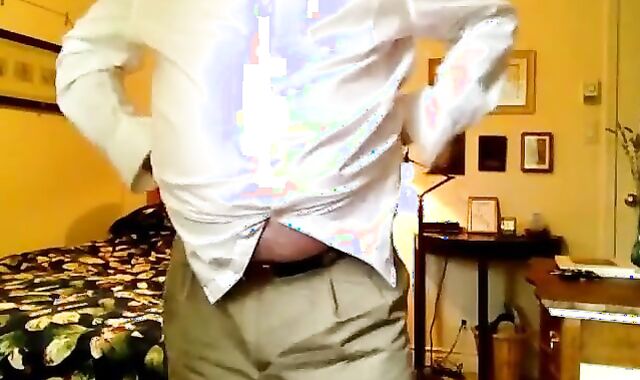 Bear Daddy's Striptease