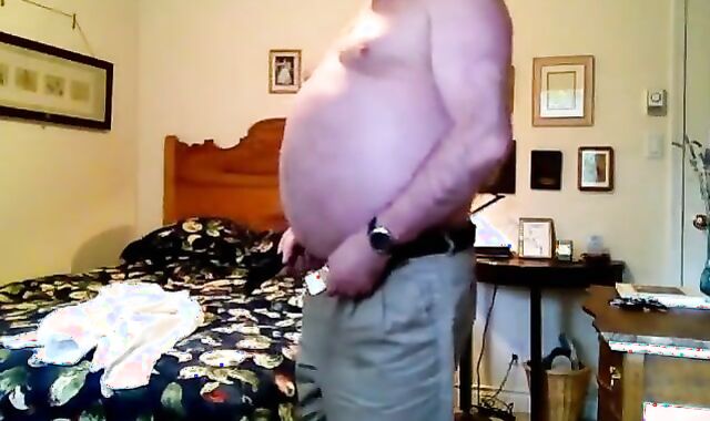 Bear Daddy's Striptease