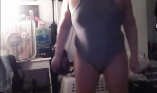 Chubby Crossdresser Shakes His Booty