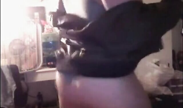 Chubby Crossdresser Shakes His Booty