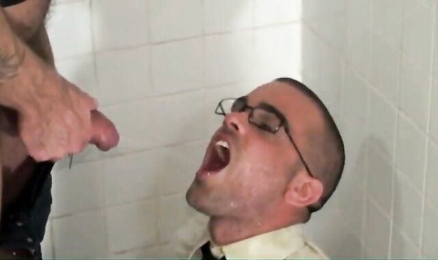 Twink Facial and Piss Shower