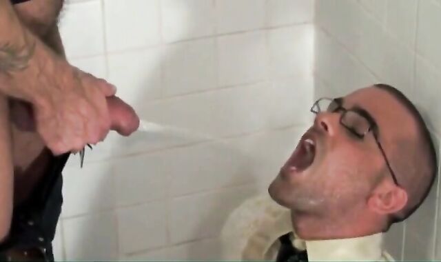 Twink Facial and Piss Shower