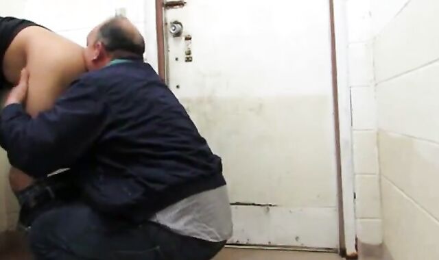 Amateur Man Enjoys Ass Licking