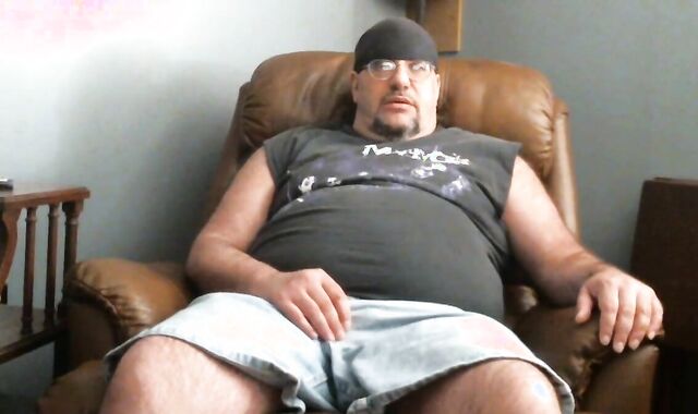 Fat Bear Masturbates on Webcam