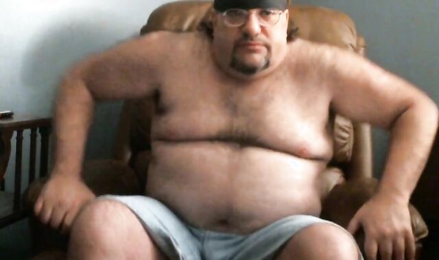 Fat Bear Masturbates on Webcam