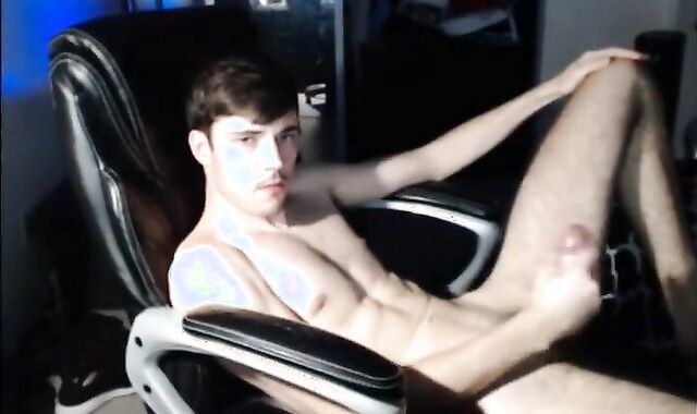 Amateur Twink Masturbates on Webcam 2