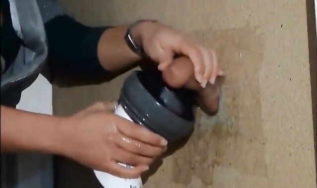 Glory Hole Amateur Takes on Big Cocks