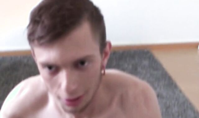 Bareback Amateur Twink Blowjob by Venyveras