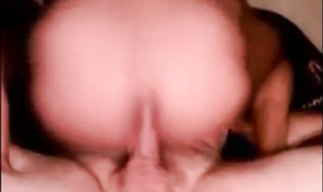 Big-Cock Daddy Barebacks Amateur for Creampie