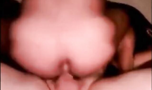 Big-Cock Daddy Barebacks Amateur for Creampie