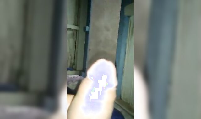 Amigo dormiu, pau na mao - Sexo gay amador com latinos