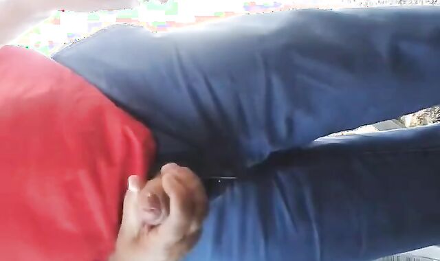 Daddy me folla en el parking - Amateur Bareback Outdoor Fuck