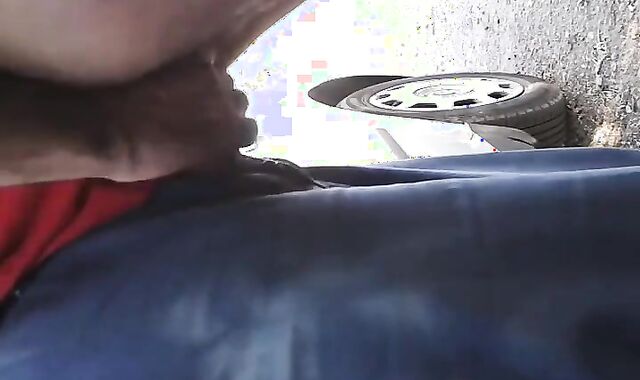 Daddy me folla en el parking - Amateur Bareback Outdoor Fuck