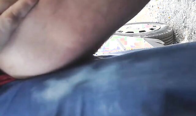 Daddy me folla en el parking - Amateur Bareback Outdoor Fuck