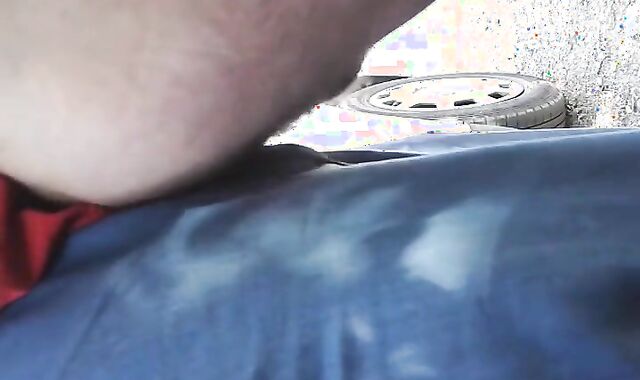 Daddy me folla en el parking - Amateur Bareback Outdoor Fuck