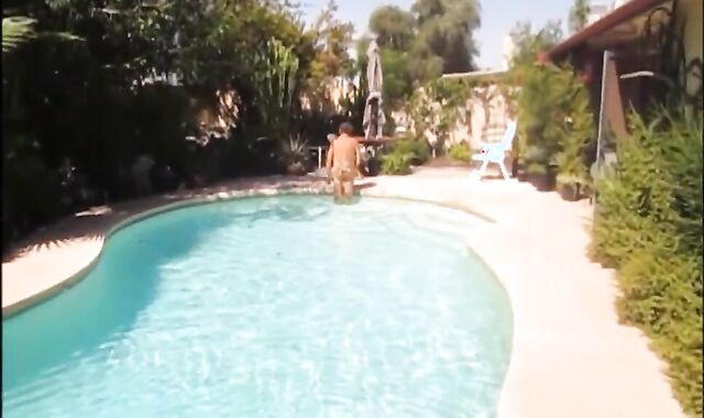 Big-Cock Bear Barebacks Amateur Lurker