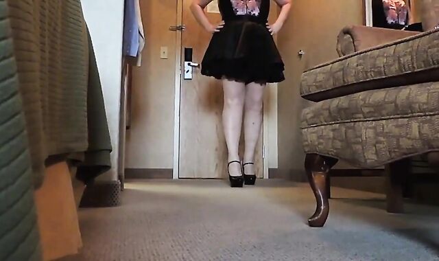 Sissy Ray's Purple Corset & Black Skirt 2