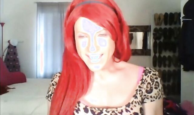 Big-Cock Crossdresser in Nylons Cums on Webcam
