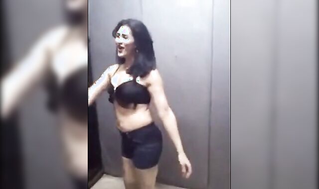 Egyptian Crossdresser Dances in Amateur Video