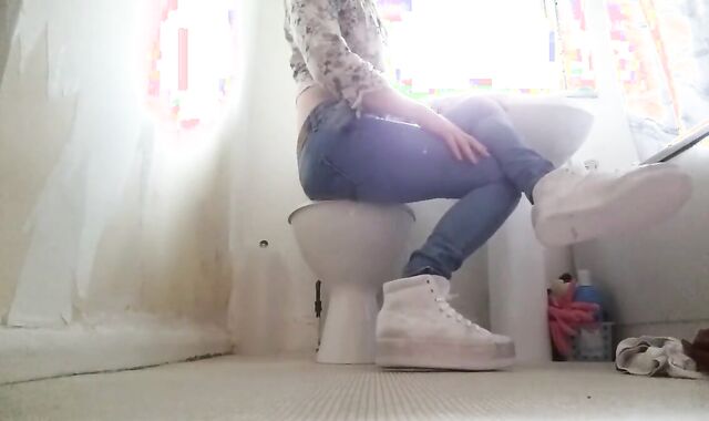 Twink Crossdresser in Tight Jeans