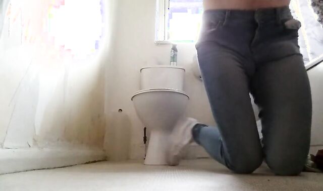 Twink Crossdresser in Tight Jeans