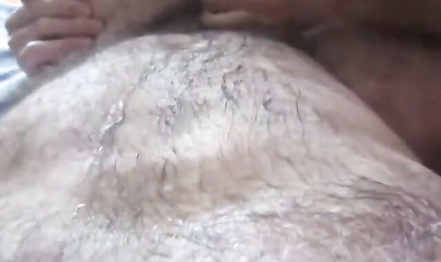 Bearded Daddy Gets Rimmed and Drained
