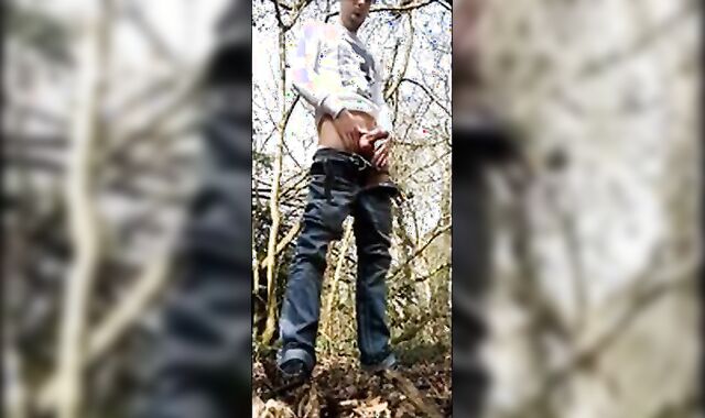 Pissing, Wanking & Cumming Outside