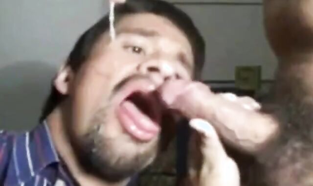 Amateur Man Gets a Nice Load