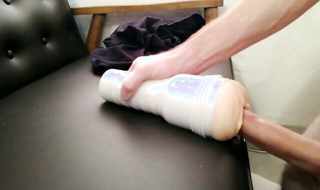 Lisa Ann Fleshlight: 4 Cumshots in 5 Minutes