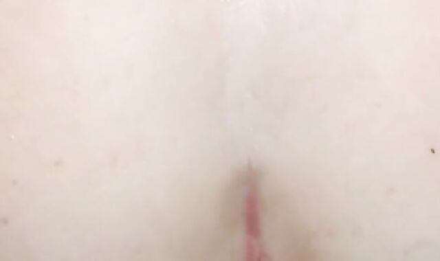 Playing with my new 21cm dildo. Gaping my hairy ass.