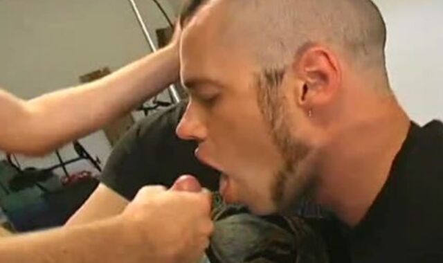 two aroused Cumlover Take Trips To fellate A few monstrous meatpipes