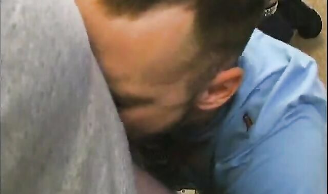 two aroused Cumlover Take Trips To fellate A few monstrous meatpipes