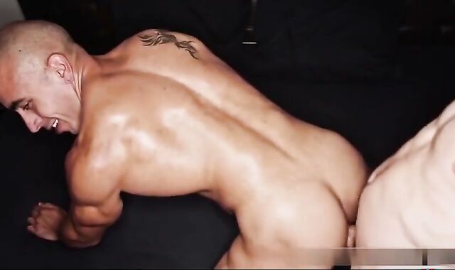 Sexo gay Amador - A Maior Orgia raw Do Brasil