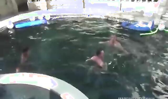 Mm Pool Party Ganbang