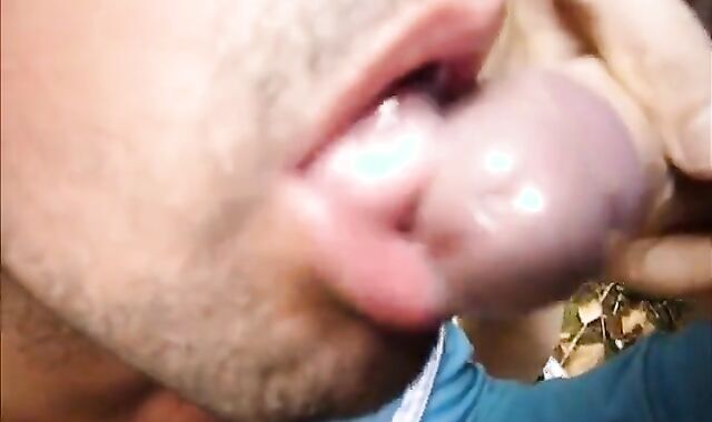 Big Cocks Cruising: Outdoor Foursome Blowjob