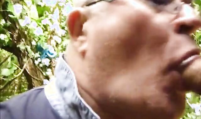 Big Cocks Cruising: Outdoor Foursome Blowjob