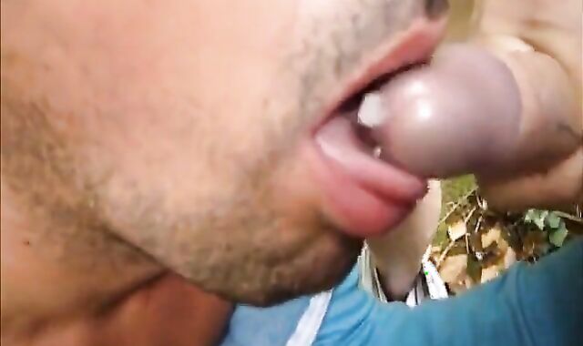 Big Cocks Cruising: Outdoor Foursome Blowjob