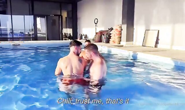 Pretty latino raw internal cumshot