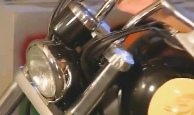 Bikers group hammer Each Others wazoo