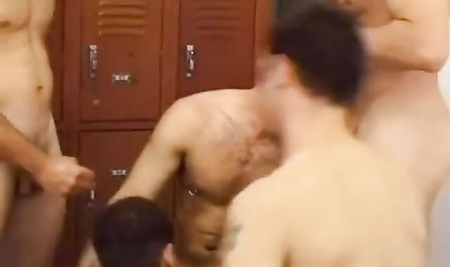 plenty of nail Com Gostosos No VestiÃ¡rio