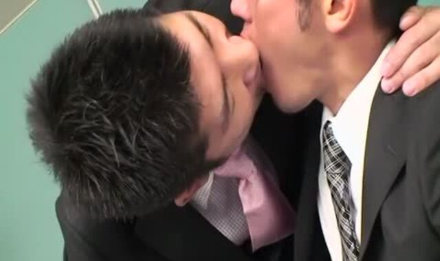 Hai Anh Trai Văn Phòng đụ Nhau