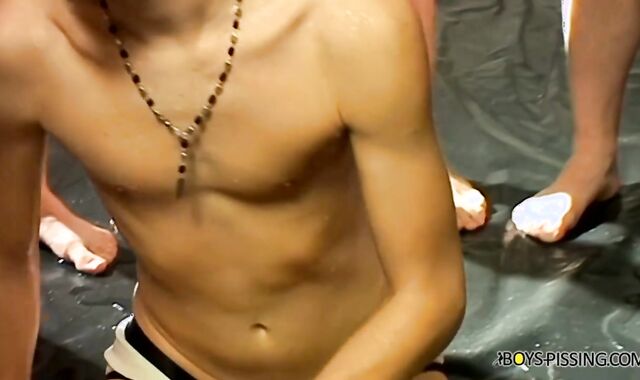 Fraternity Pissing screw-a-thon! - Jayden Taylor Mike Roberts hook-up