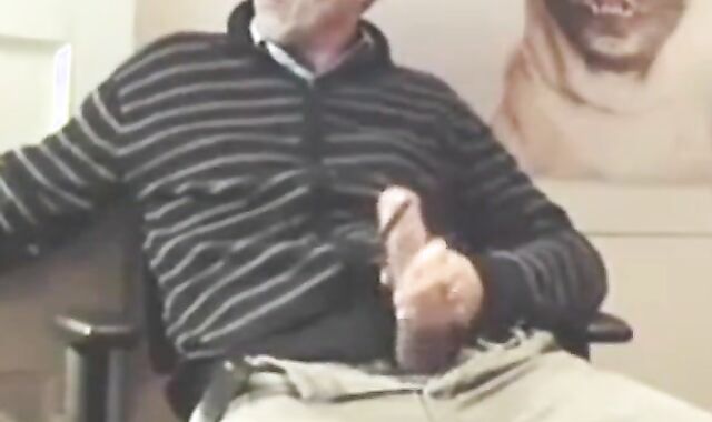 Grande Picha - Daddy's Big Cock Handjob