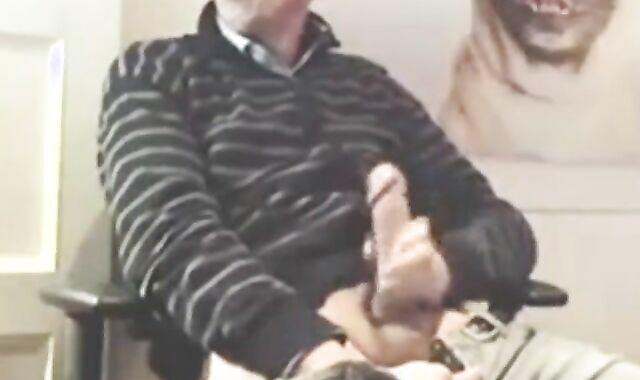 Grande Picha - Daddy's Big Cock Handjob