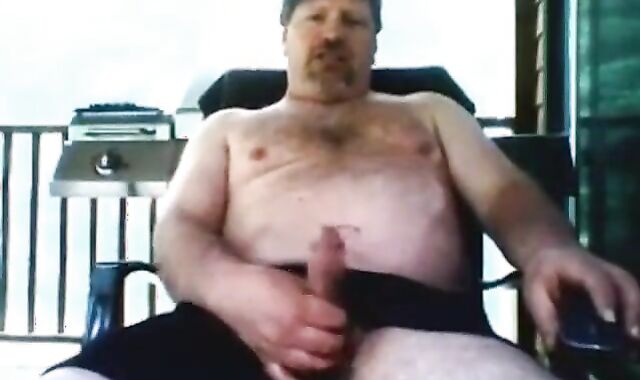 Beefy Daddy Strokes and Shoots