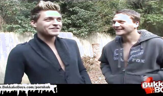 blondie Blue Saw Hunk Is On His Knees Getting His messy Face Creamed