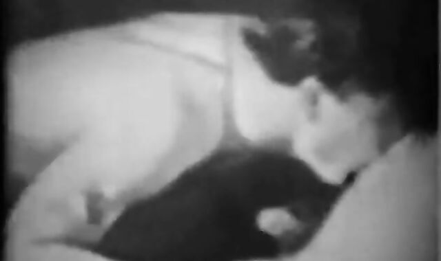 Vintage Bareback Blowjob by Amateurs