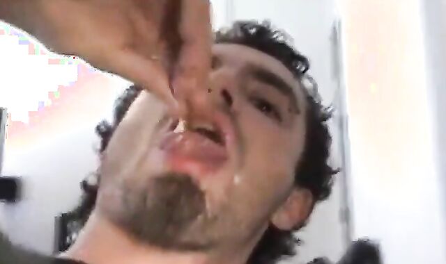 Muscular Hunk Swallows a Creamy Load
