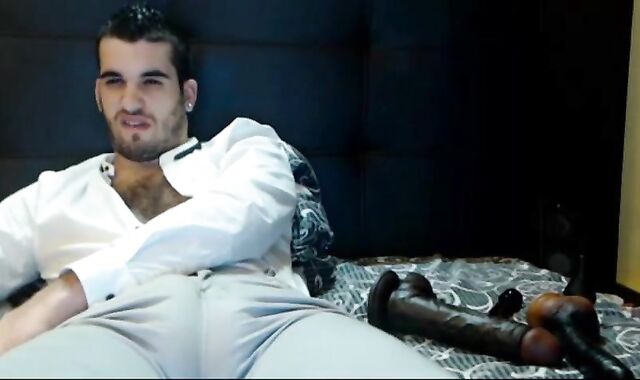 Amateur Bulging Jeans